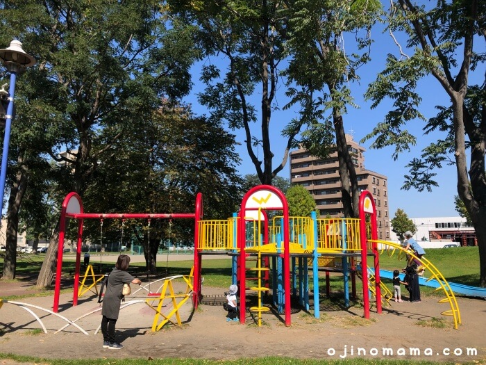 白石区東札幌公園遊具1