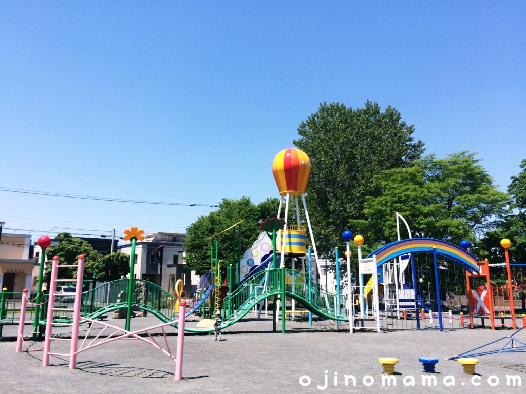 札幌市東区北園公園の大型コンビ遊具全体