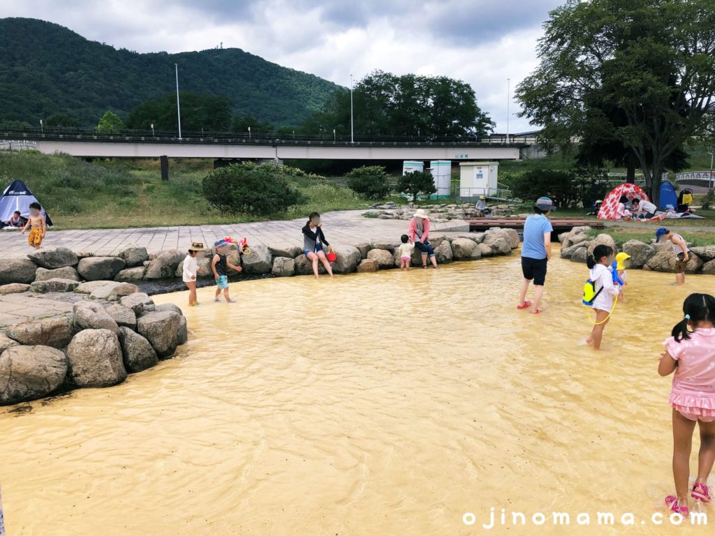 豊平川ウォーターガーデン 全長390mの遊水路で遊び放題 サッポロママログ