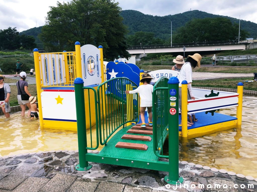 豊平川ウォーターガーデン 全長390mの遊水路で遊び放題 サッポロママログ